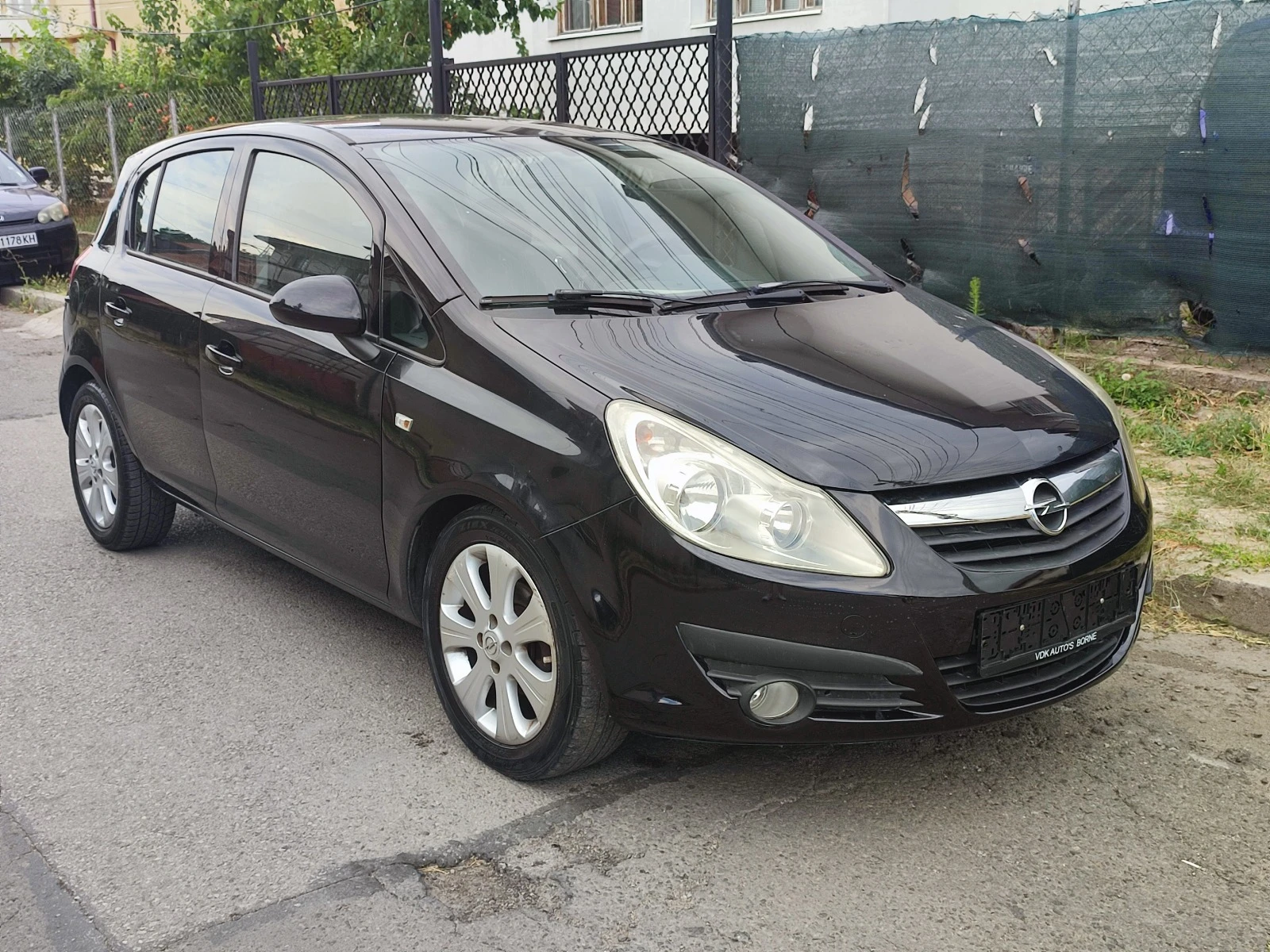 Opel Corsa 1.4i-90kc-COSMO-ЕВРО4 - изображение 3