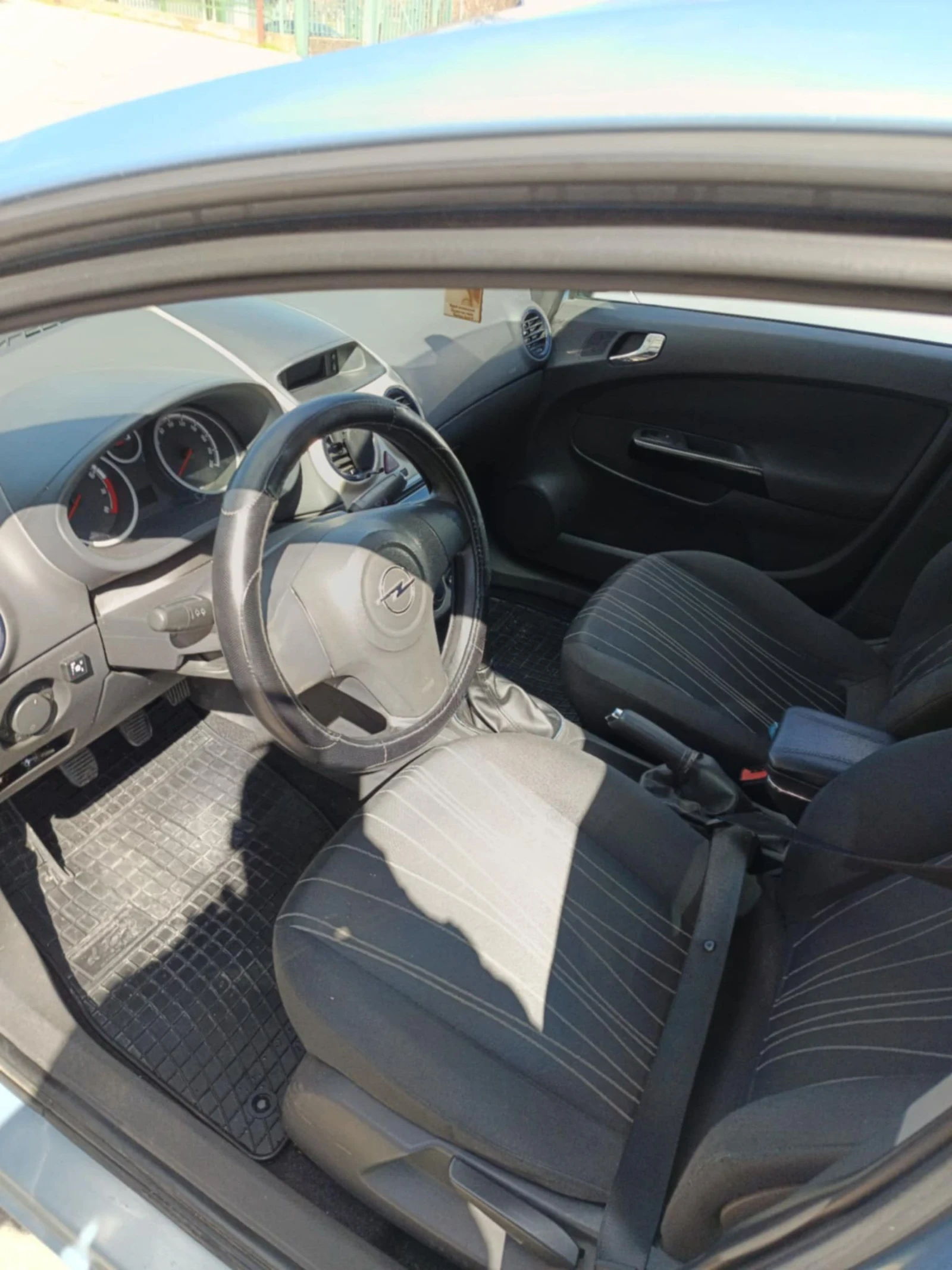 Opel Corsa 1, 2i - изображение 9