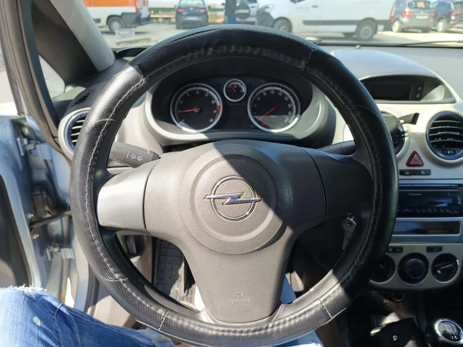 Opel Corsa 1, 2i - изображение 10