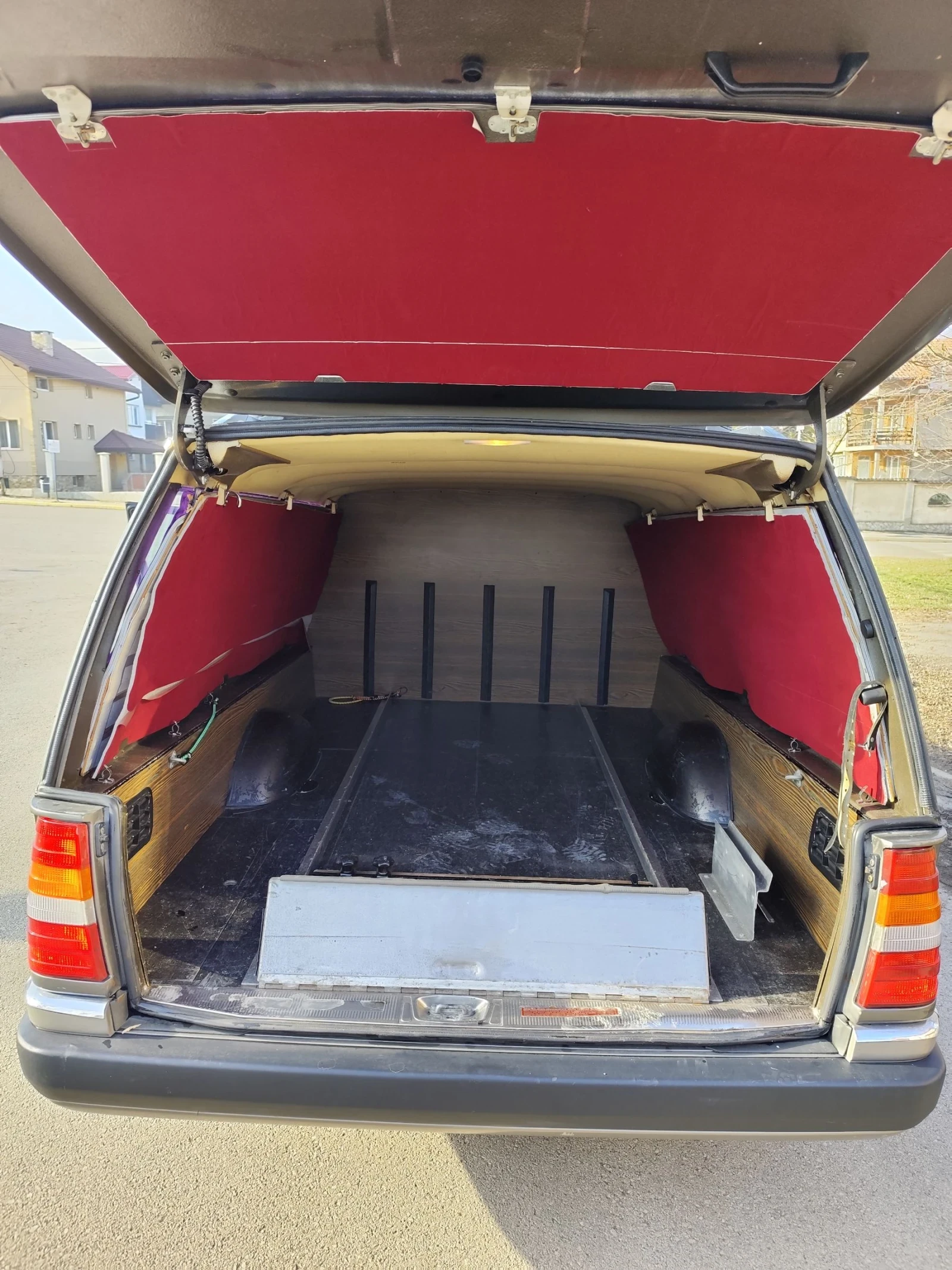 Mercedes-Benz 124 Катафалка 2.3 бензинов | Mobile.bg — изображение 13