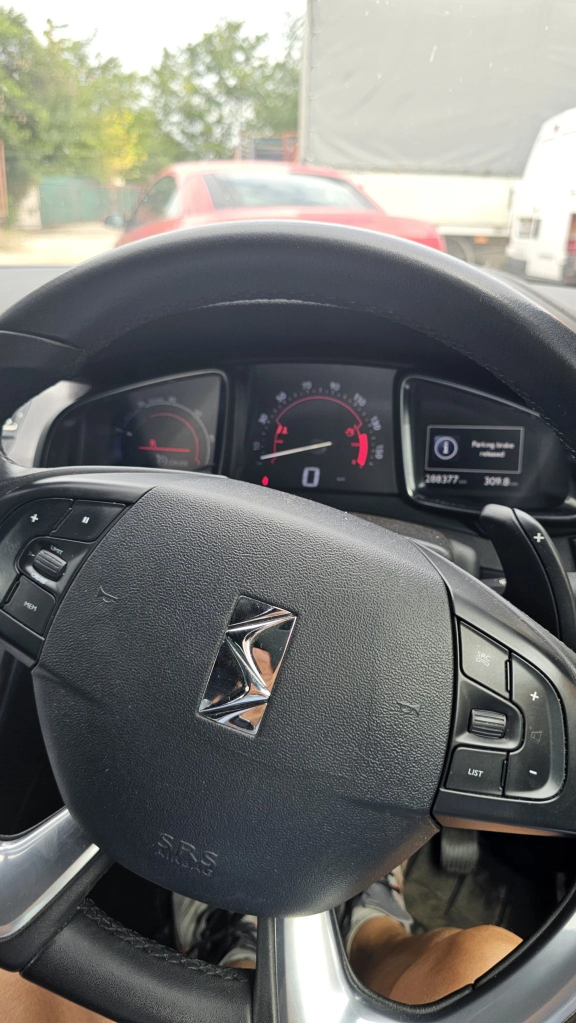 Citroen DS5 HYBRID4 - изображение 7