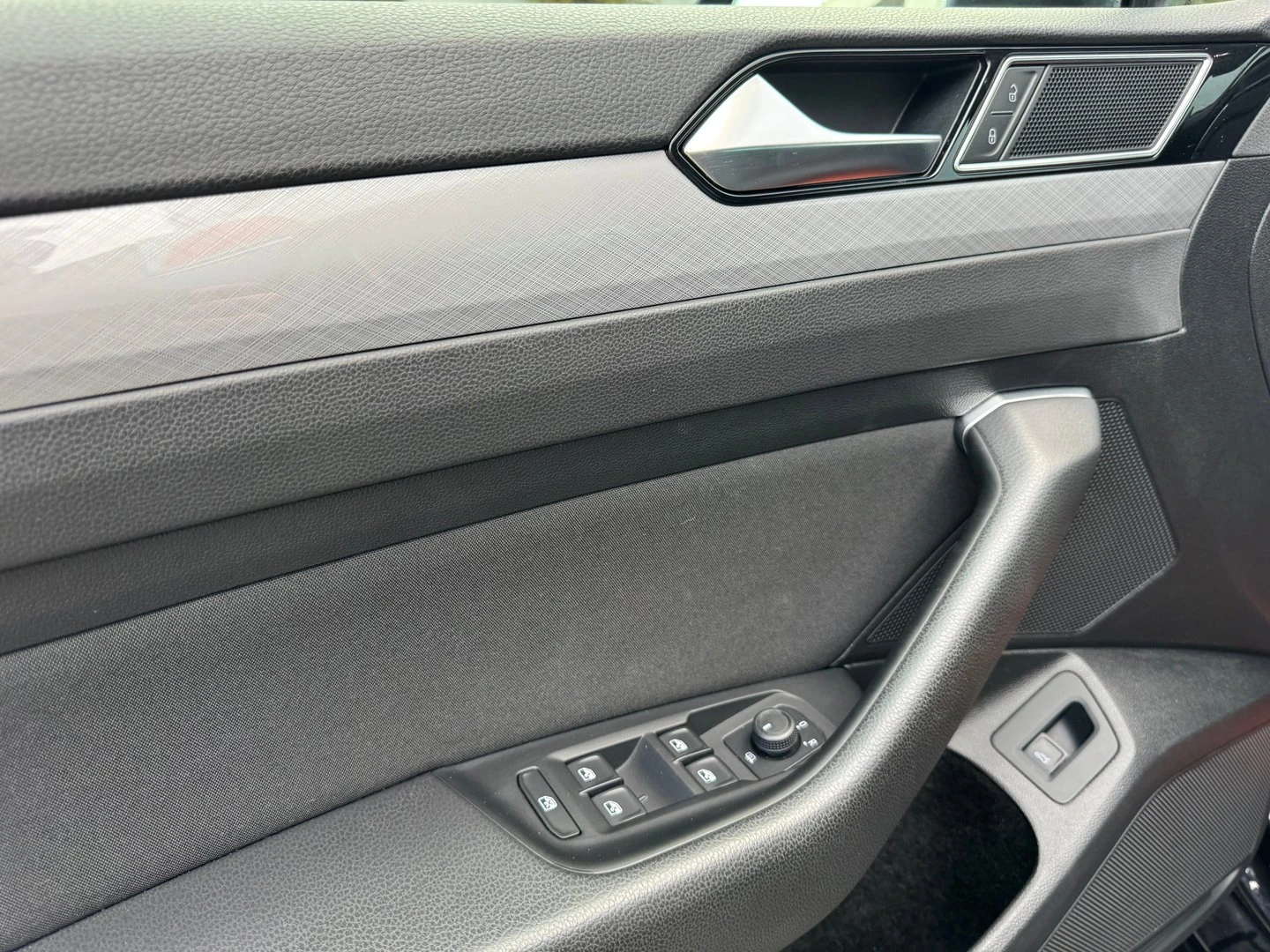 VW Passat Business 2.0 TDI SCR DSG - изображение 6