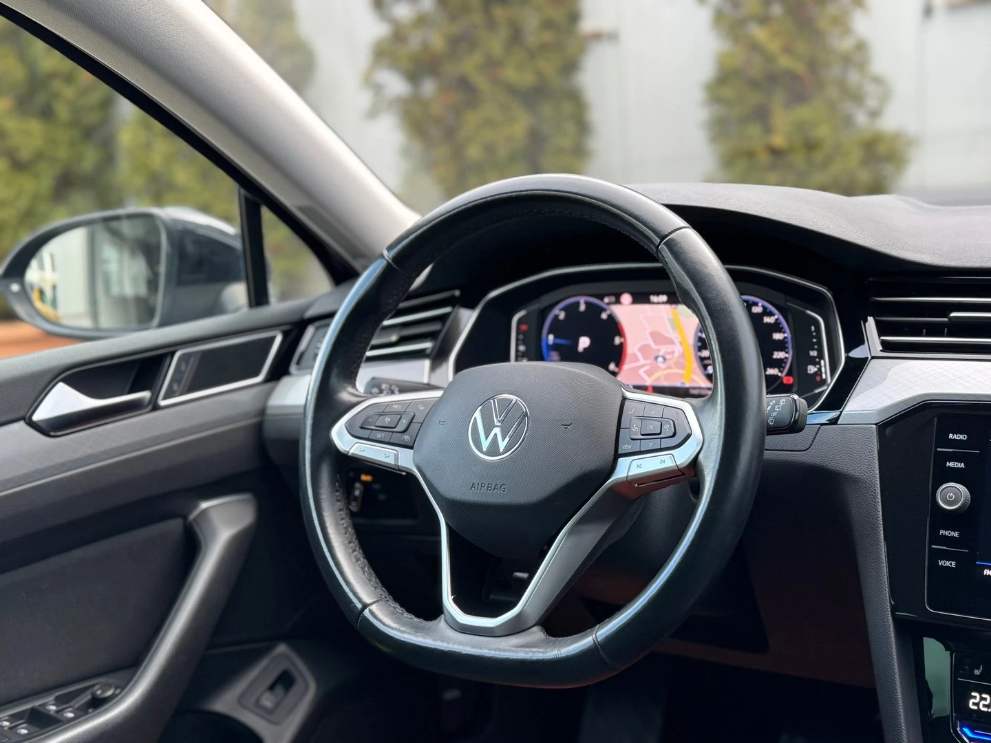 VW Passat Business 2.0 TDI SCR DSG - изображение 10