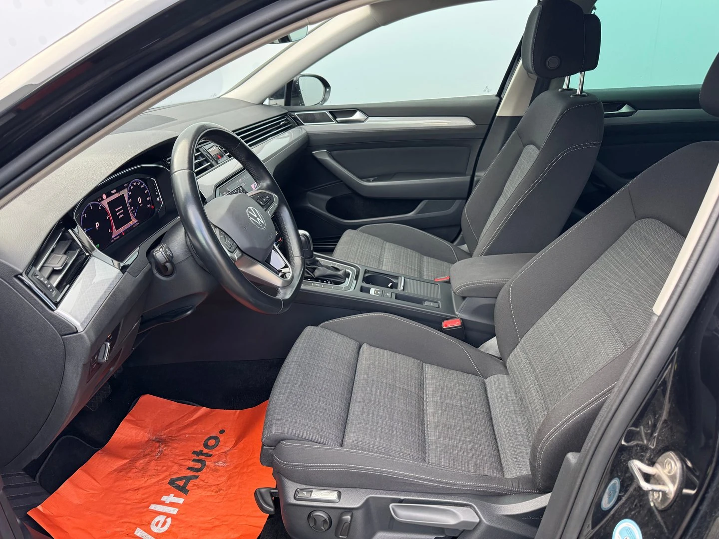 VW Passat Business 2.0 TDI SCR DSG - изображение 5