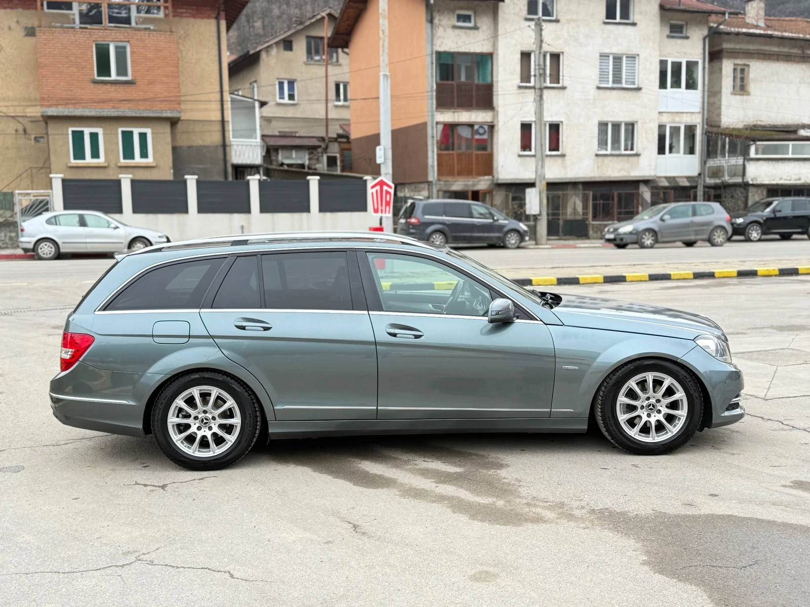 Mercedes-Benz C 220 2.2CDI Навигация* Автоматик* Ксенон* Подгрев - изображение 6