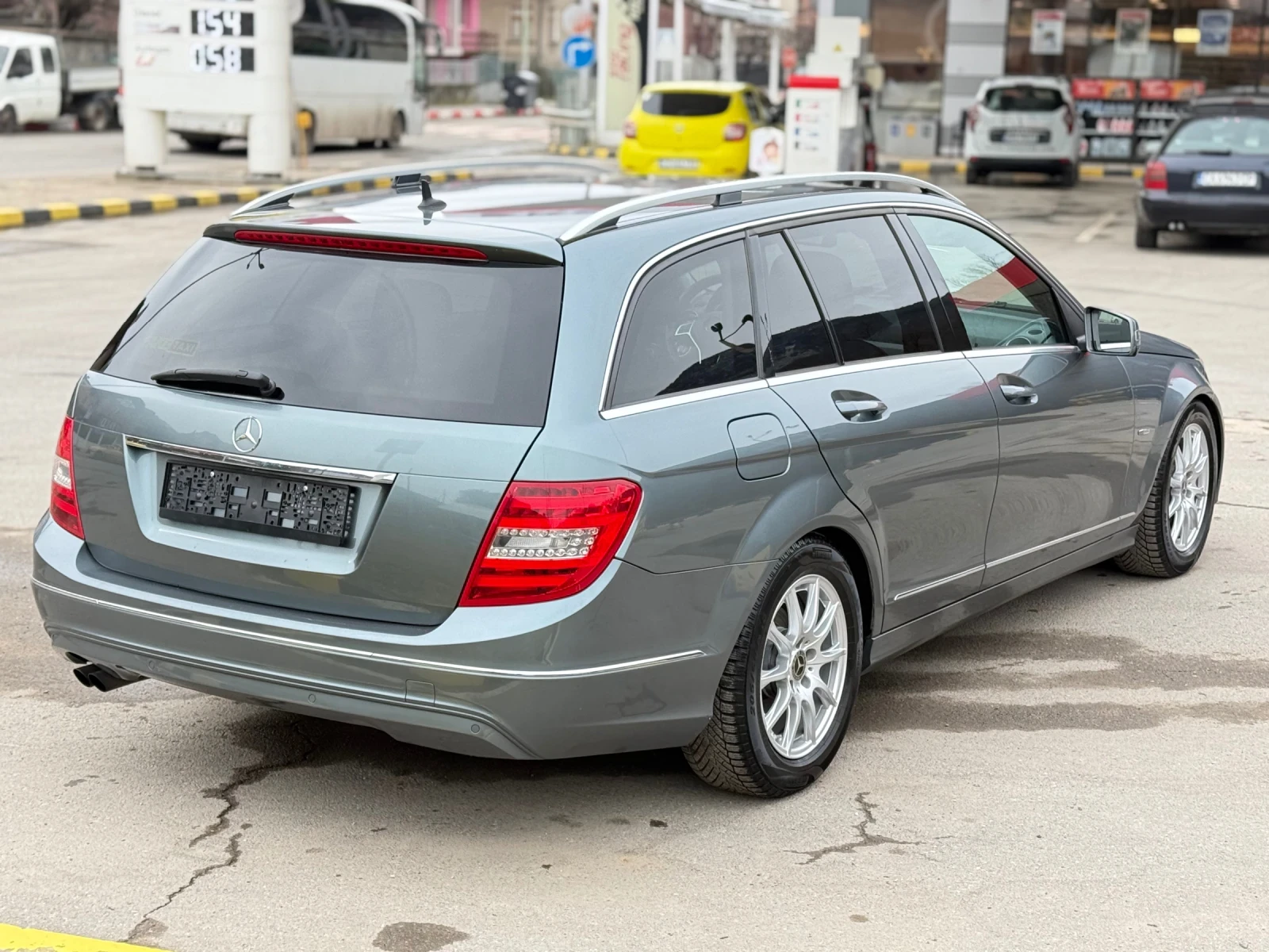 Mercedes-Benz C 220 2.2CDI Навигация* Автоматик* Ксенон* Подгрев - изображение 7