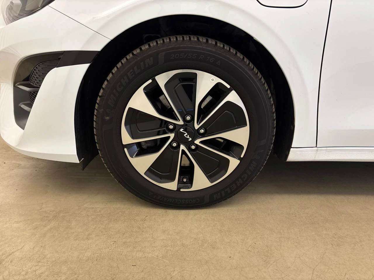 Kia Ceed  1.6 GDI Vision Plugin Hybrid, снимка 7 - Автомобили и джипове - 54595940