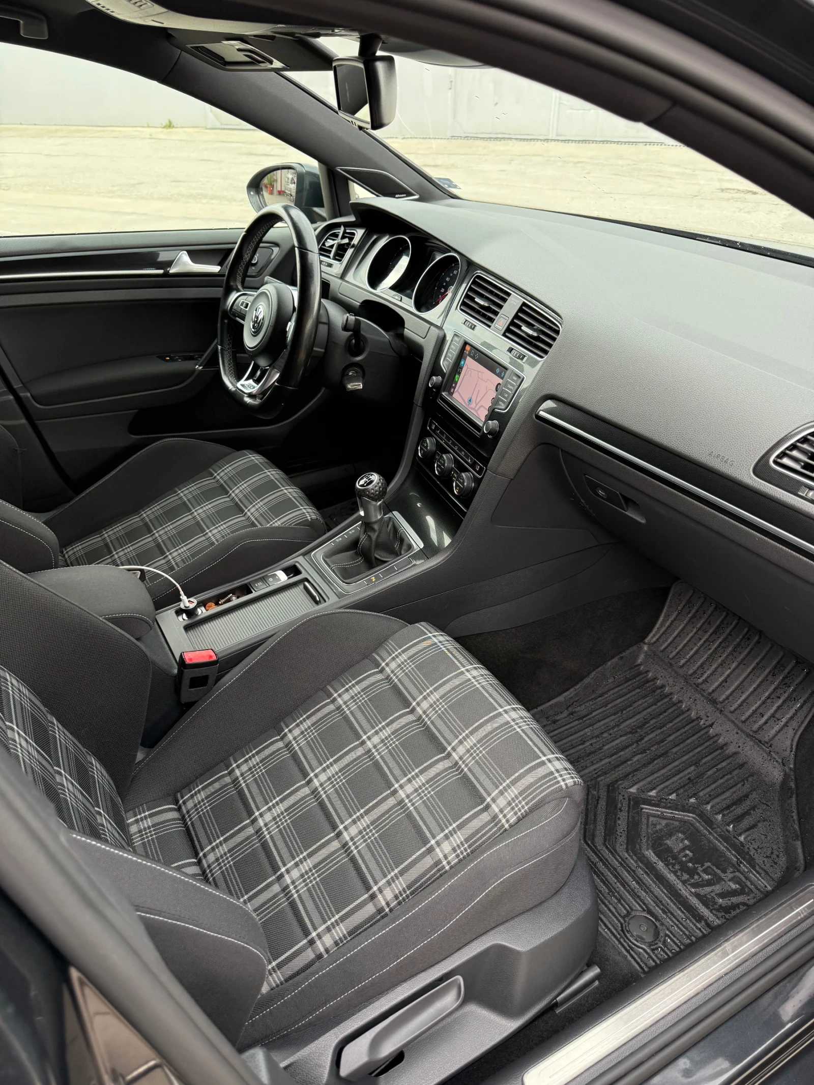 VW Golf GTD, снимка 7 - Автомобили и джипове - 54667837