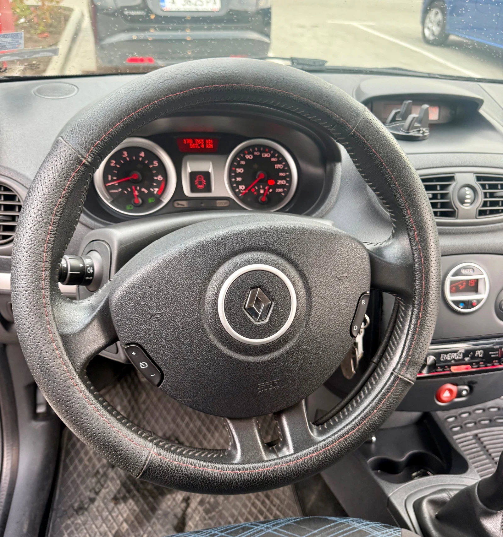 Renault Clio 3, снимка 4 - Автомобили и джипове - 54886567