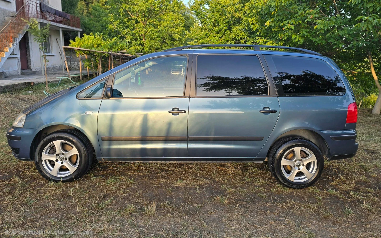 VW Sharan 1.9 TDI Facelift, снимка 10 - Автомобили и джипове - 55425235