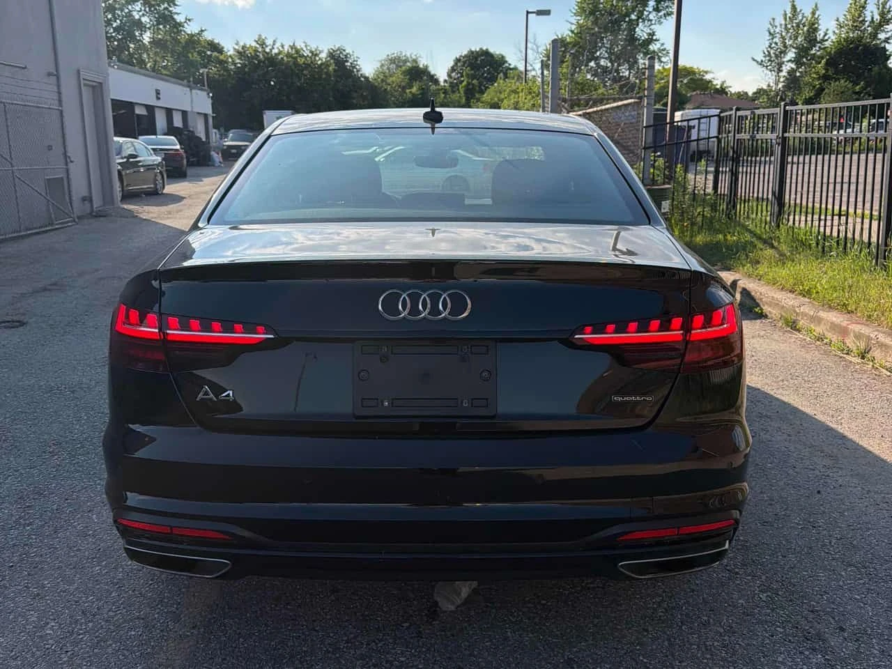 Audi A4 * Komfort 45 TFSI quattro / CARFAX / АВТОКРЕДИТ , снимка 4 - Автомобили и джипове - 55508003