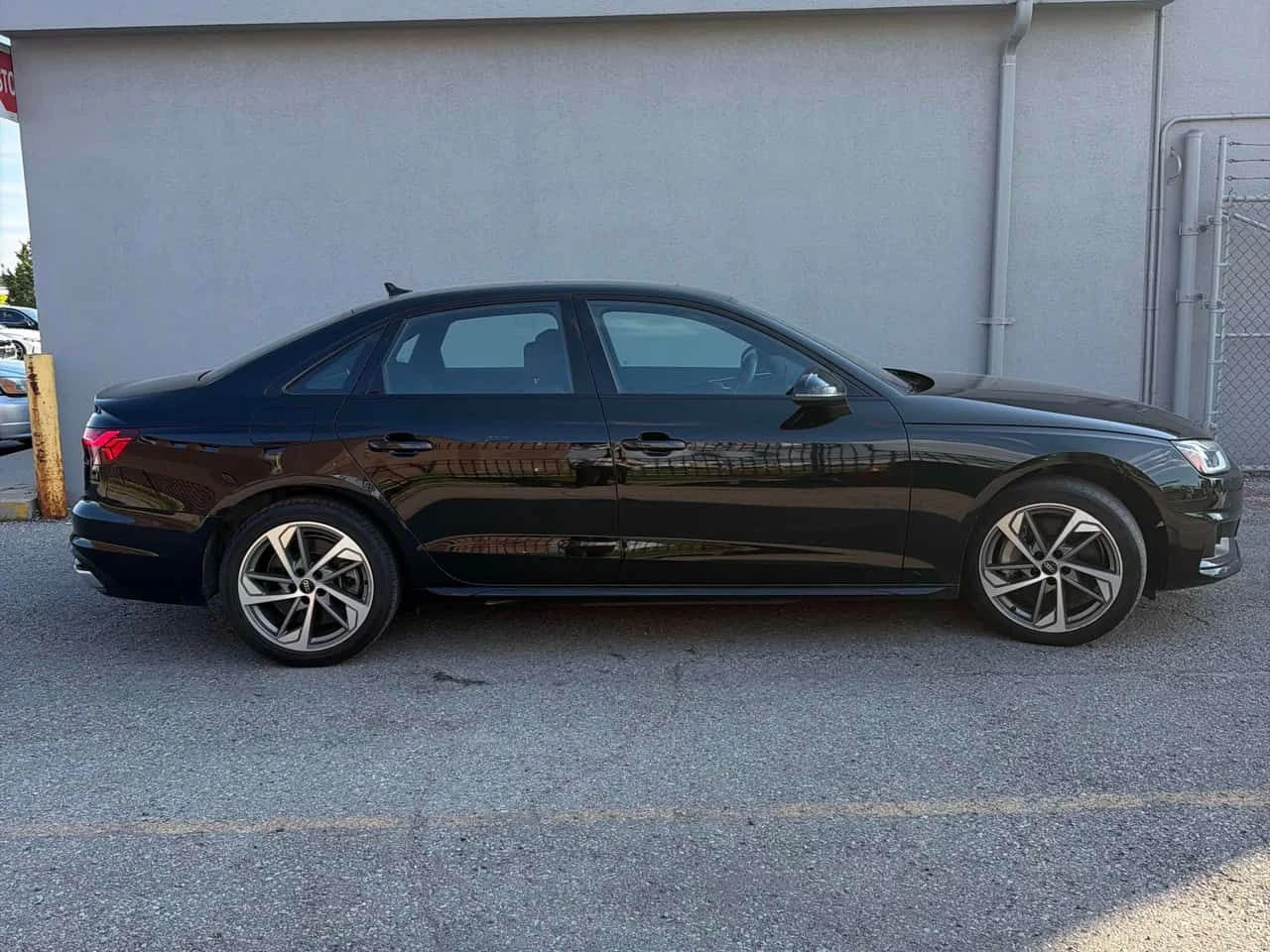 Audi A4 * Komfort 45 TFSI quattro / CARFAX / АВТОКРЕДИТ , снимка 3 - Автомобили и джипове - 55508003