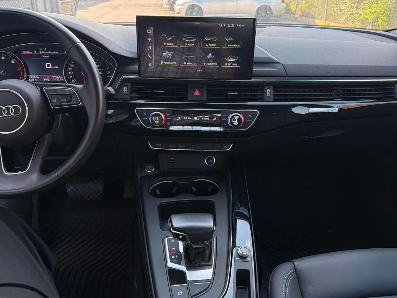 Audi A4 * Komfort 45 TFSI quattro / CARFAX / АВТОКРЕДИТ , снимка 9 - Автомобили и джипове - 55508003