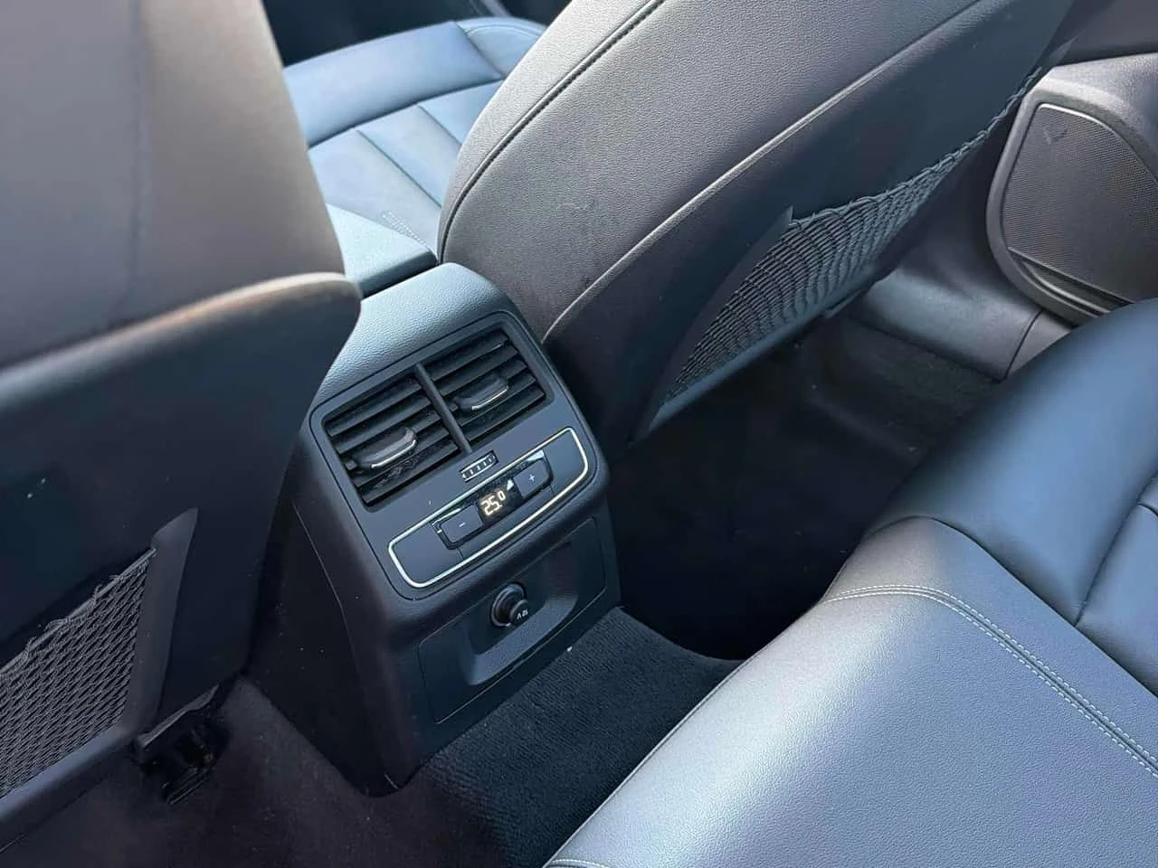 Audi A4 * Komfort 45 TFSI quattro / CARFAX / АВТОКРЕДИТ , снимка 15 - Автомобили и джипове - 55508003