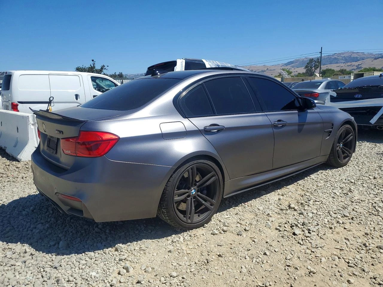 BMW M3 HARMAN KARDON* КОЖА* ПОДГРЕВ* ШИБИДАХ* КАМЕРА* , снимка 3 - Автомобили и джипове - 55688143