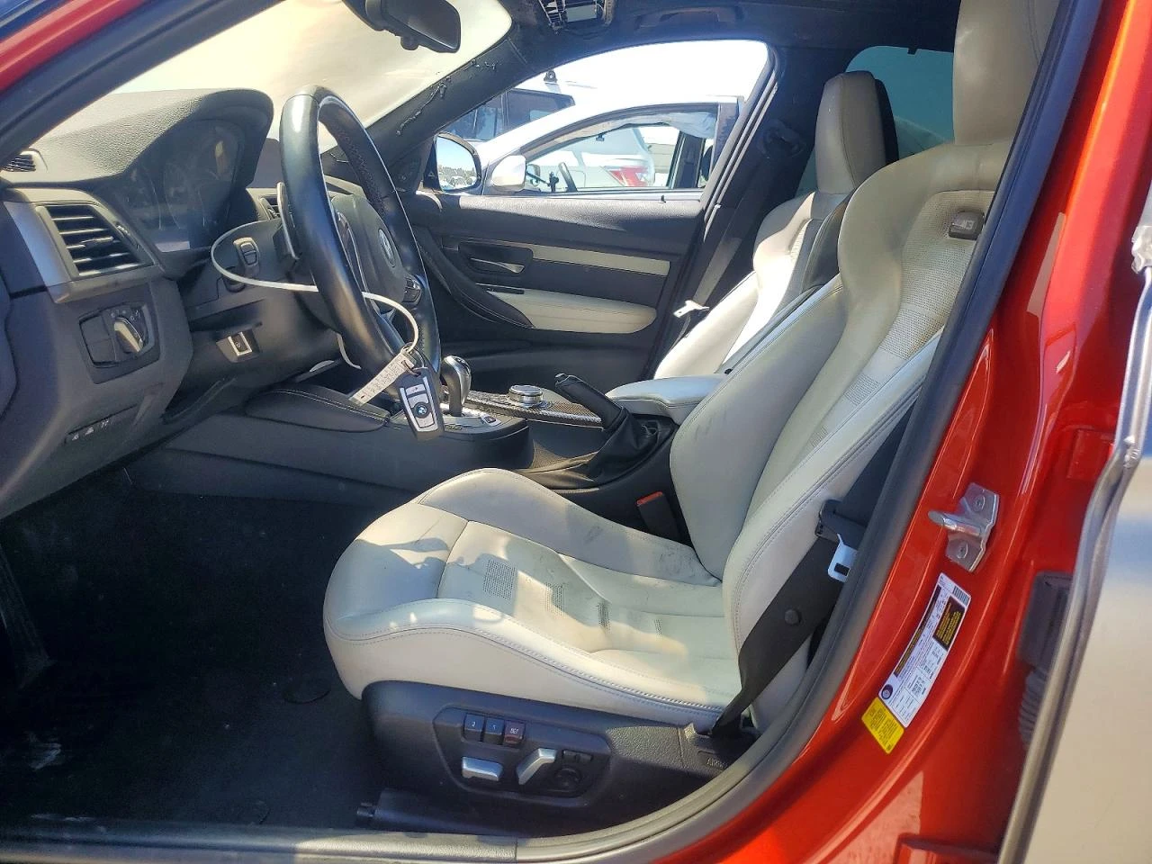 BMW M3 HARMAN KARDON* КОЖА* ПОДГРЕВ* ШИБИДАХ* КАМЕРА* , снимка 7 - Автомобили и джипове - 55688143