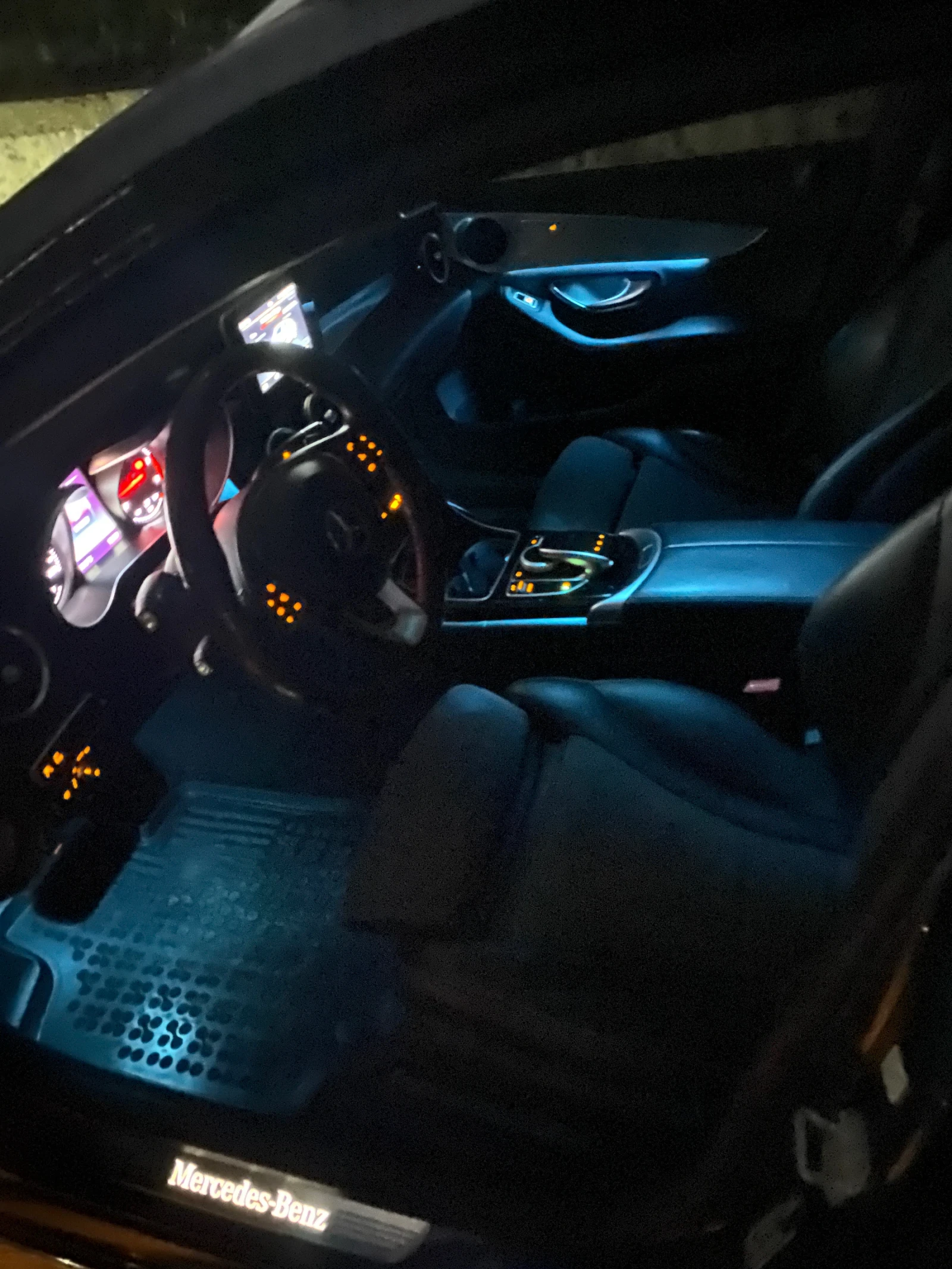 Mercedes-Benz C 180, снимка 16 - Автомобили и джипове - 56116889