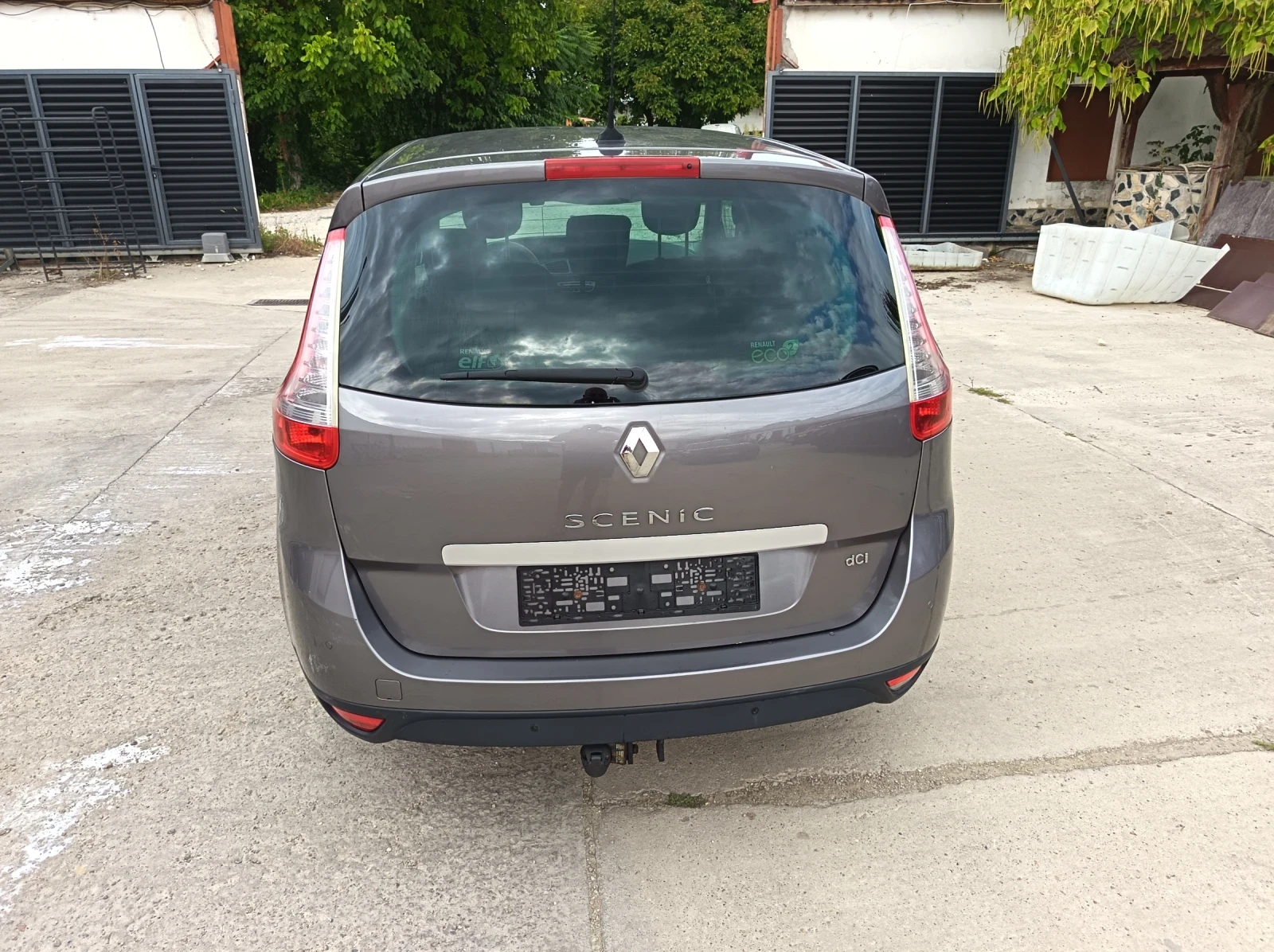 Renault Scenic 1.9cdi 130kc, снимка 5 - Автомобили и джипове - 56524477