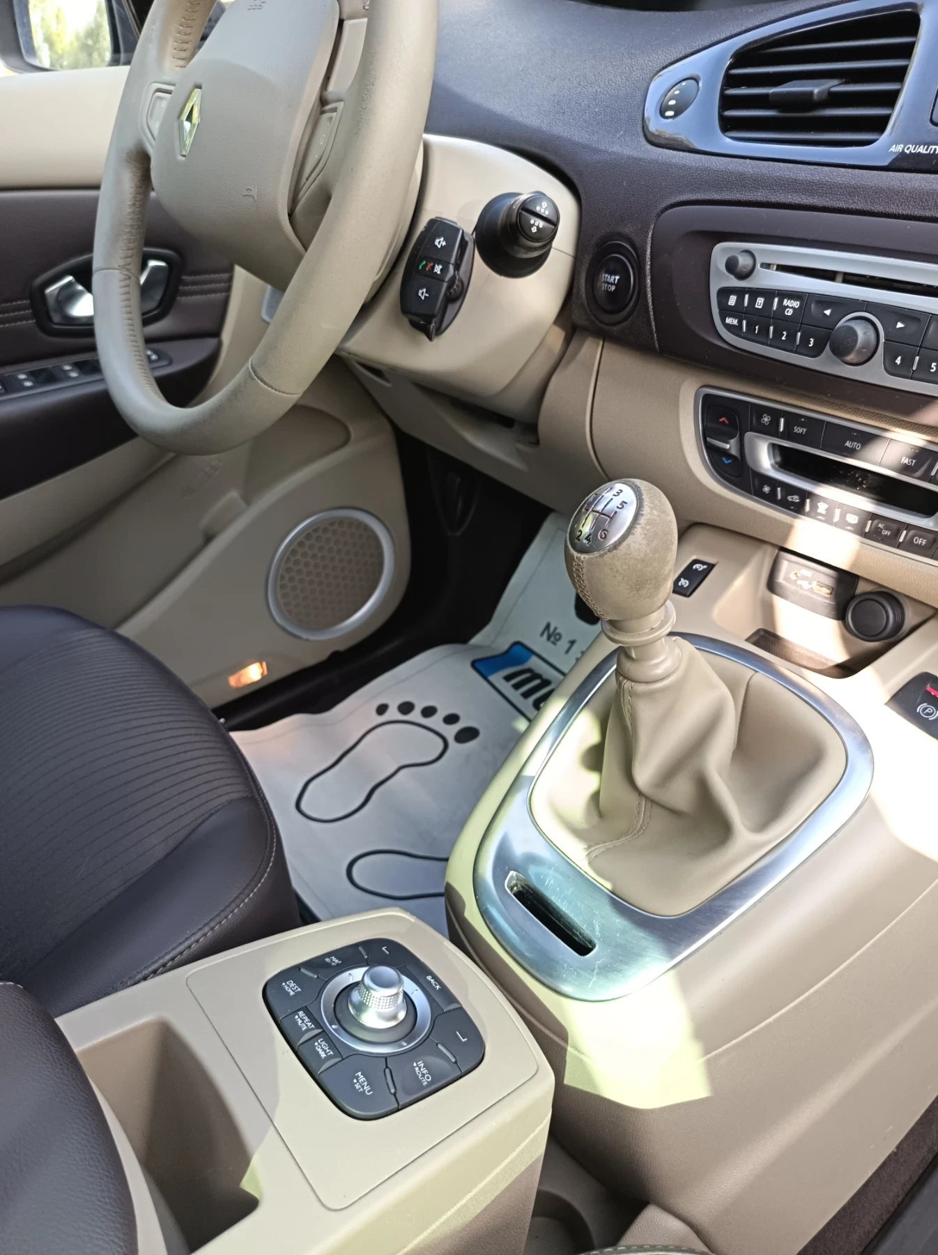 Renault Scenic 1.9cdi 130kc, снимка 12 - Автомобили и джипове - 56524477