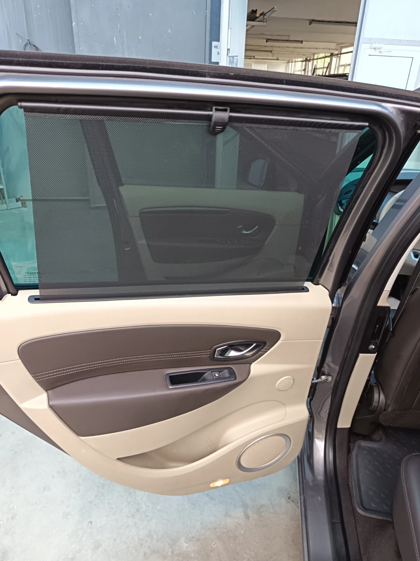Renault Scenic 1.9cdi 130kc, снимка 15 - Автомобили и джипове - 56524477