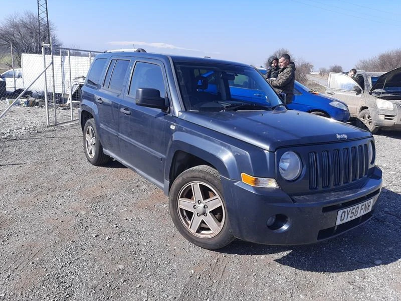 Jeep Patriot 2.4 рачна кутия, снимка 2 - Автомобили и джипове - 32024056