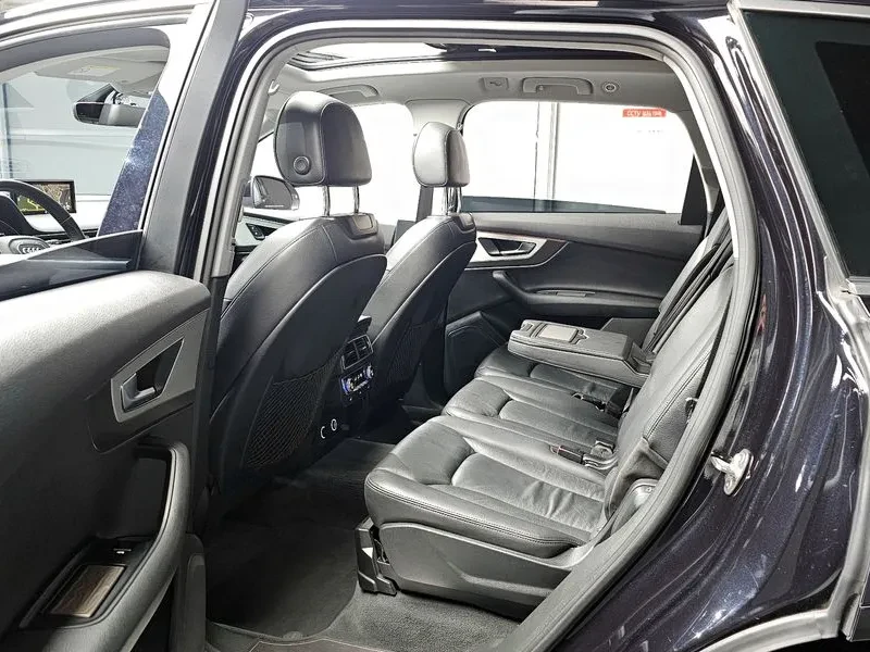 Audi Q7 45 TFSI Quattro , снимка 11 - Автомобили и джипове - 55835011