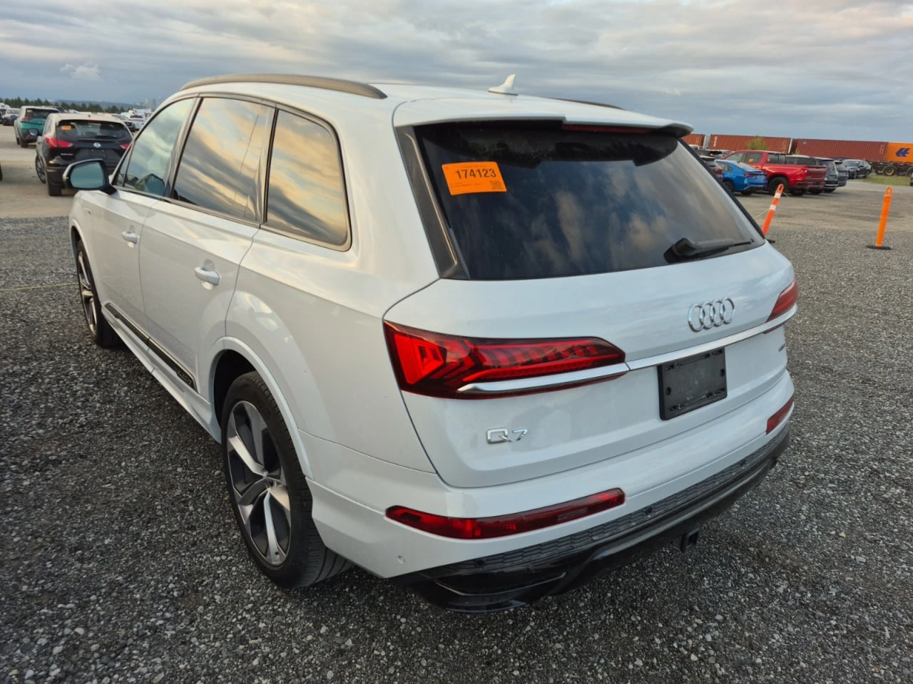 Audi Q7 * CARFAX * АВТО КРЕДИТ * ЦЕНА ДО БГ! - изображение 3