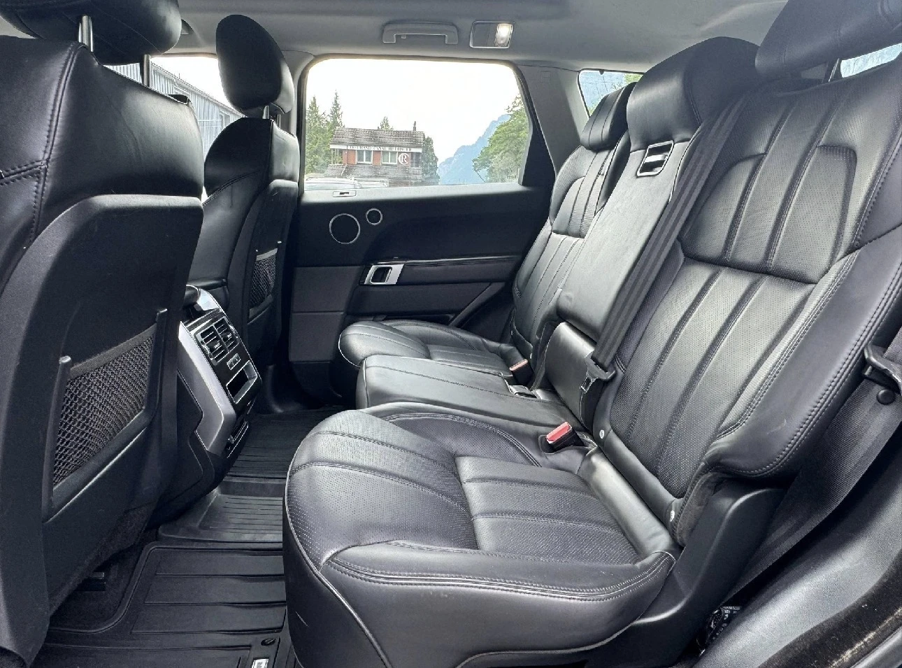 Land Rover Range Rover Sport 2.0SD4 S Automatic - изображение 8