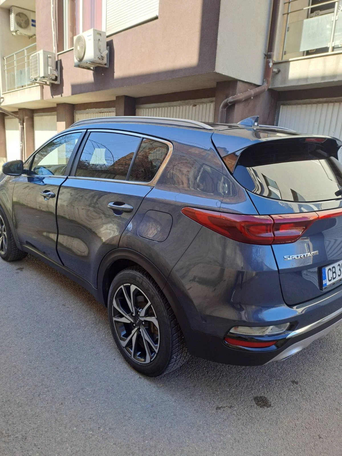 Kia Sportage 2.0 CRDI, снимка 3 - Автомобили и джипове - 54212941