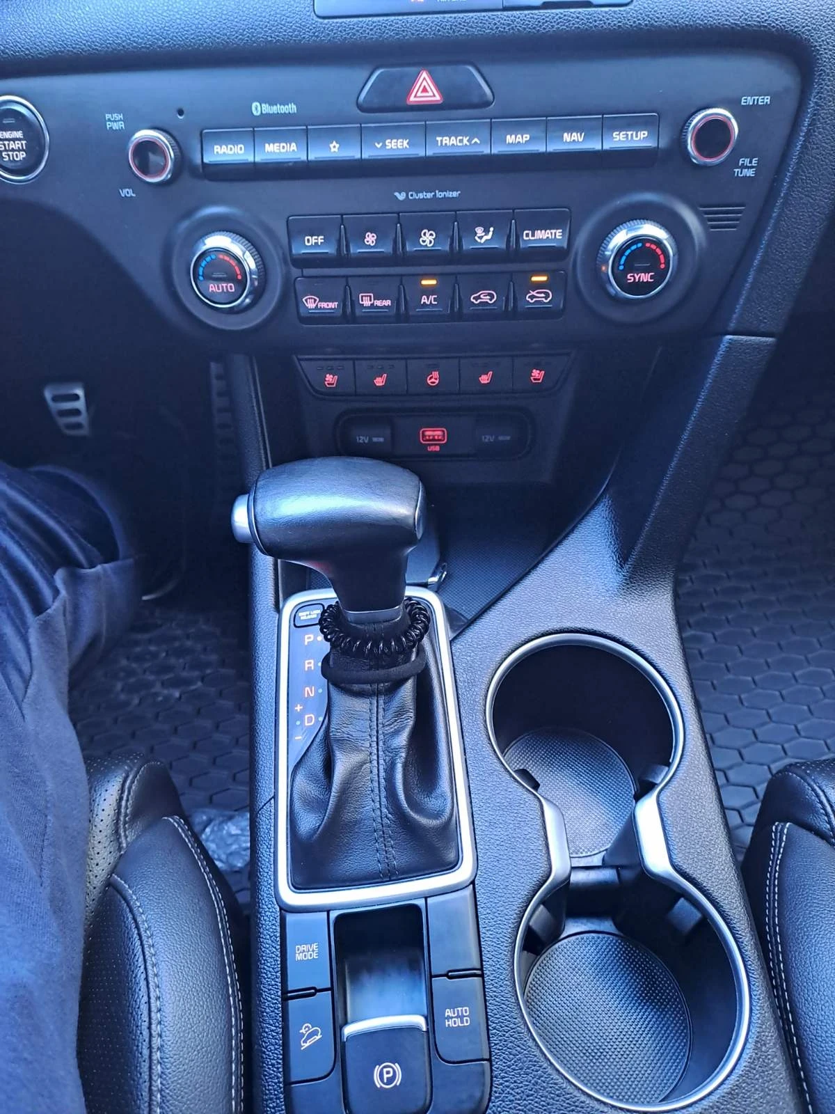 Kia Sportage 2.0 CRDI, снимка 12 - Автомобили и джипове - 54212941