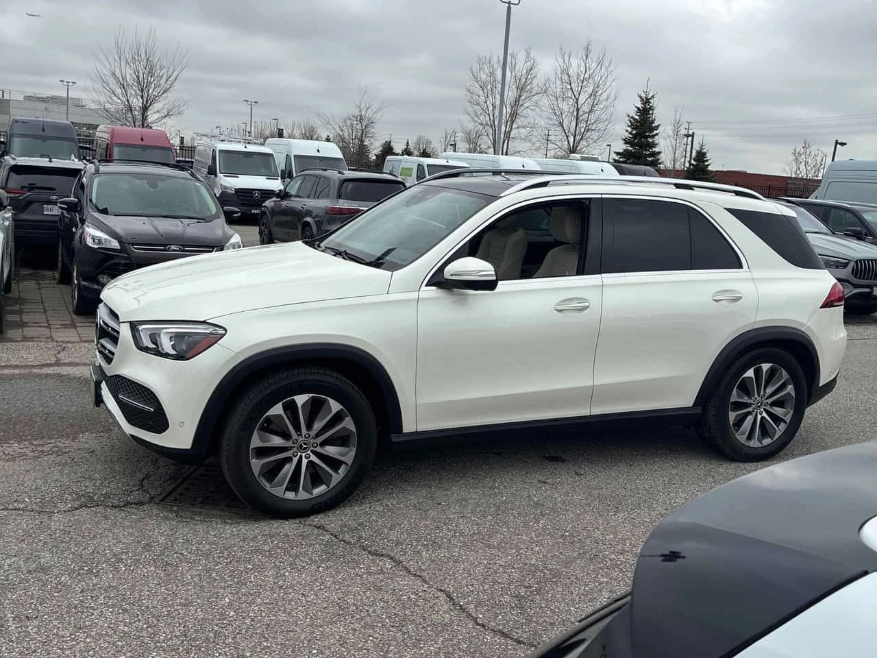 Mercedes-Benz GLE 450 4MATIC* DISTRONIC* BURMESTER* ОБДУХВАНЕ* , снимка 2 - Автомобили и джипове - 54231766