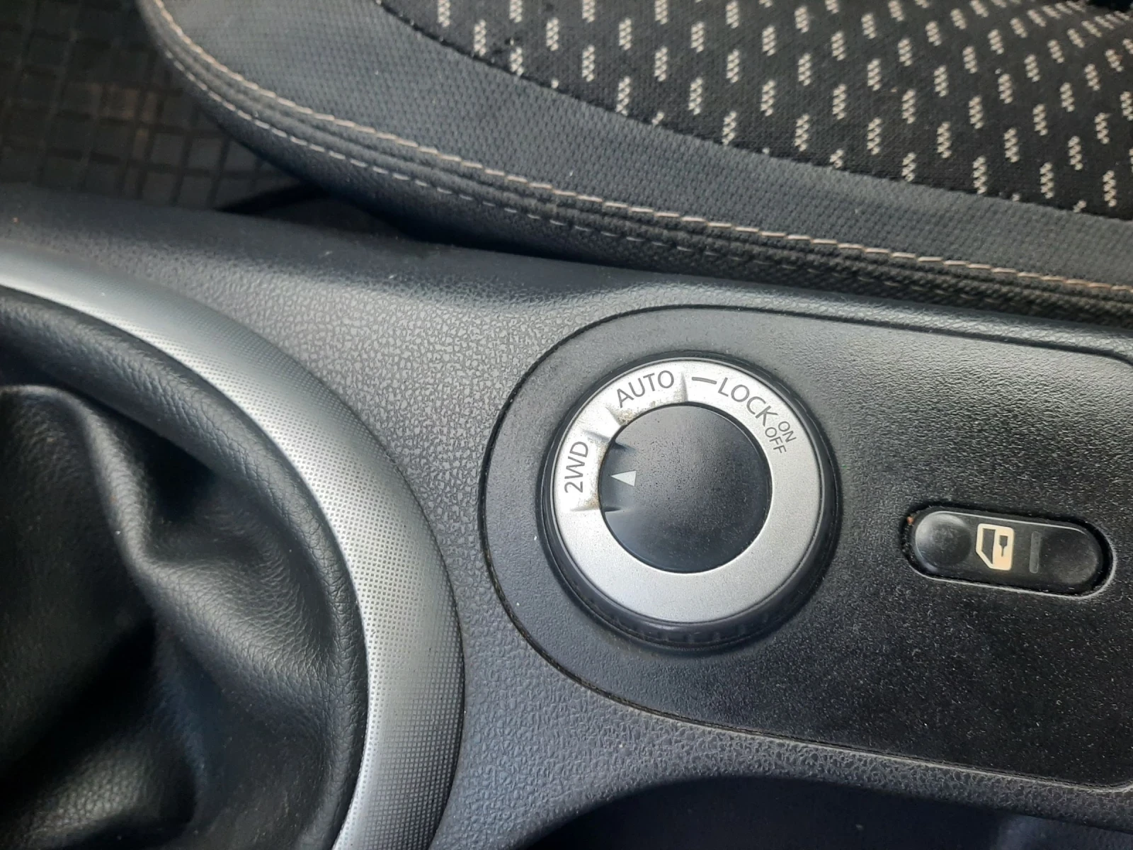 Nissan Qashqai 2.0DCI ITALIJ 4x4 KLIMATRON , снимка 11 - Автомобили и джипове - 54725247