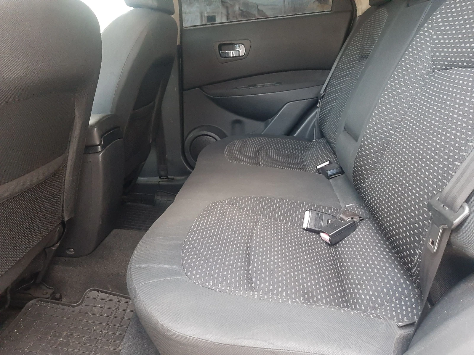Nissan Qashqai 2.0DCI ITALIJ 4x4 KLIMATRON , снимка 15 - Автомобили и джипове - 54725247