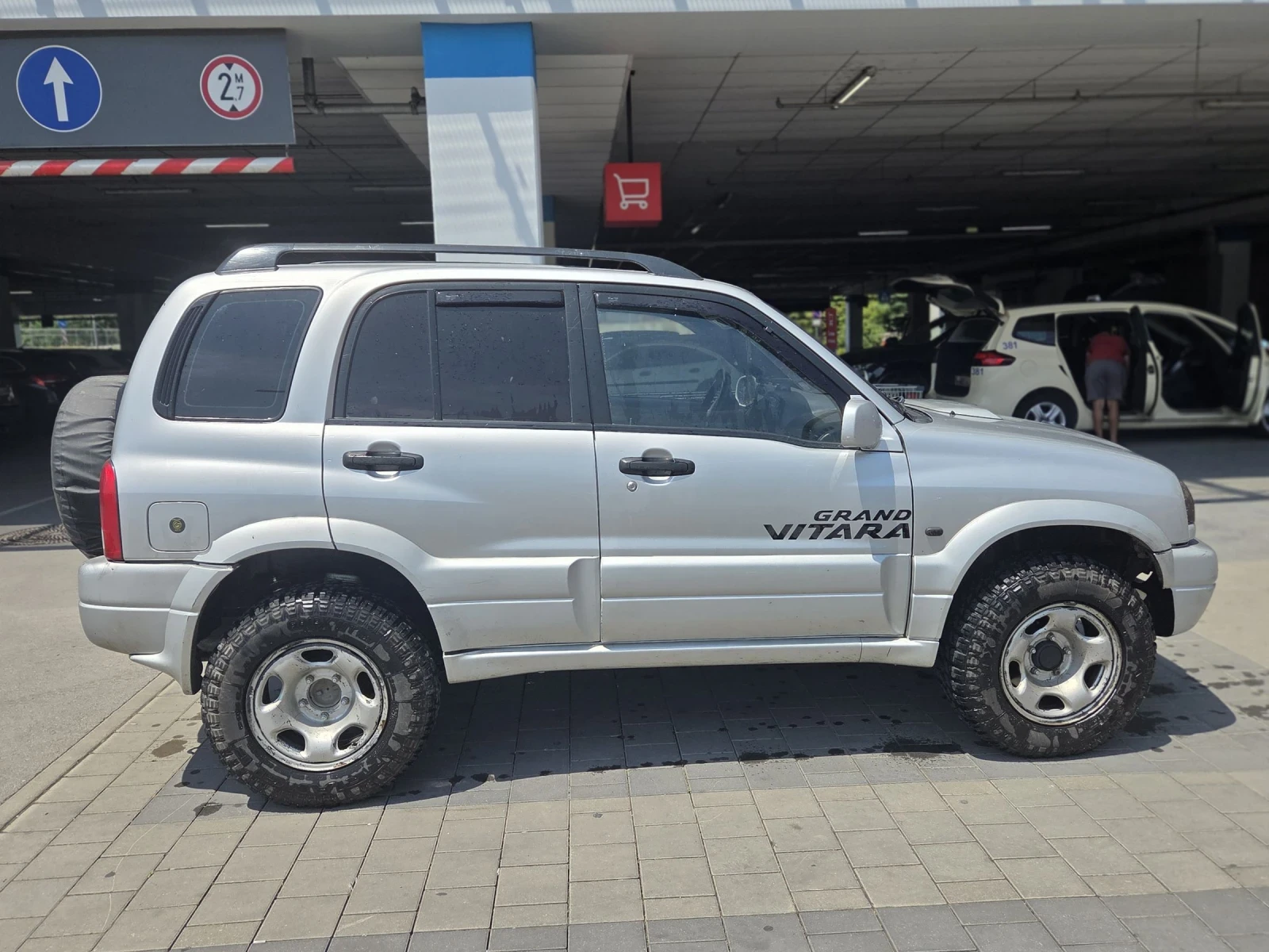 Suzuki Grand vitara 2.0Hdi, снимка 2 - Автомобили и джипове - 55536232