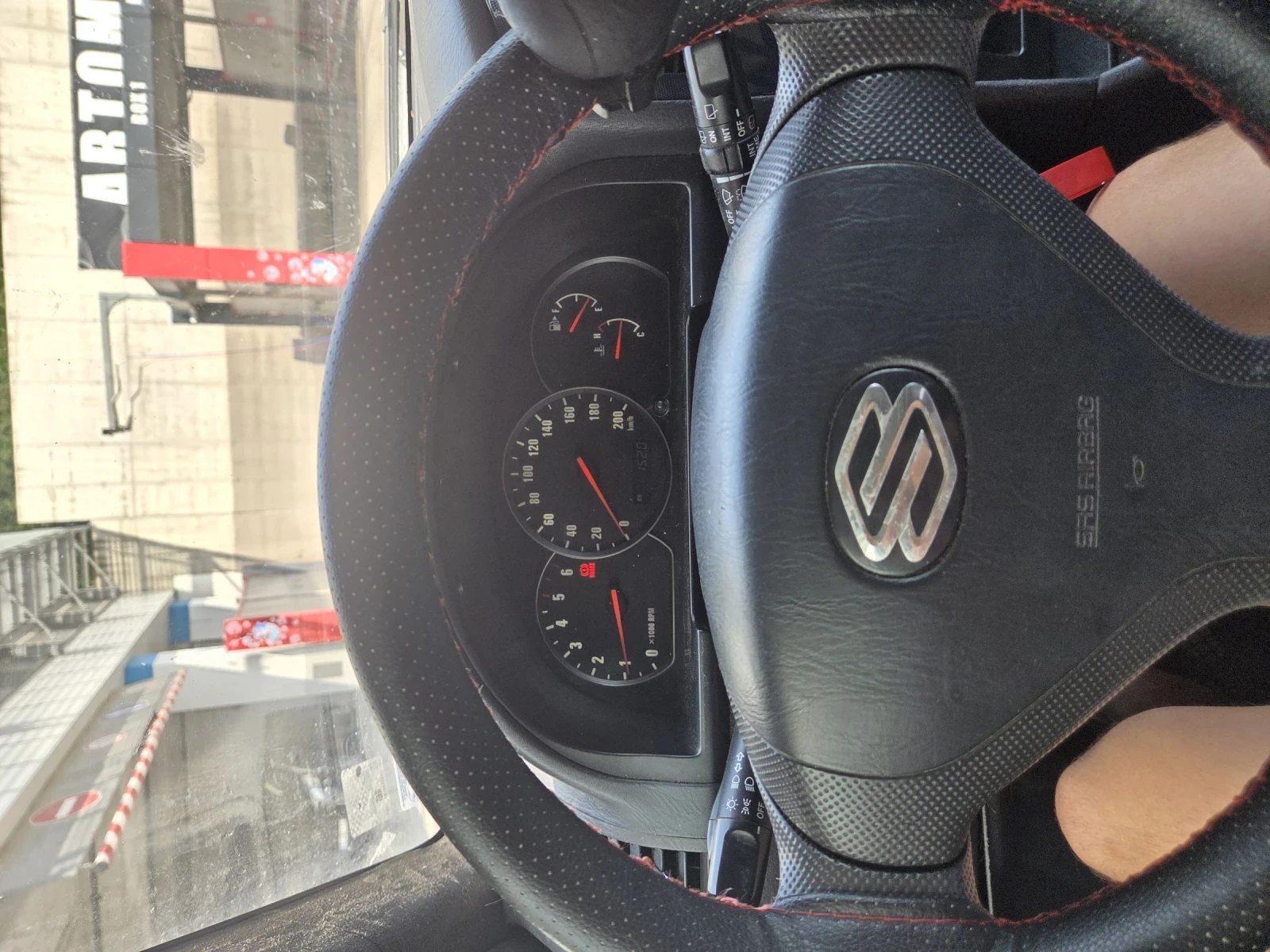 Suzuki Grand vitara 2.0Hdi, снимка 8 - Автомобили и джипове - 55536232