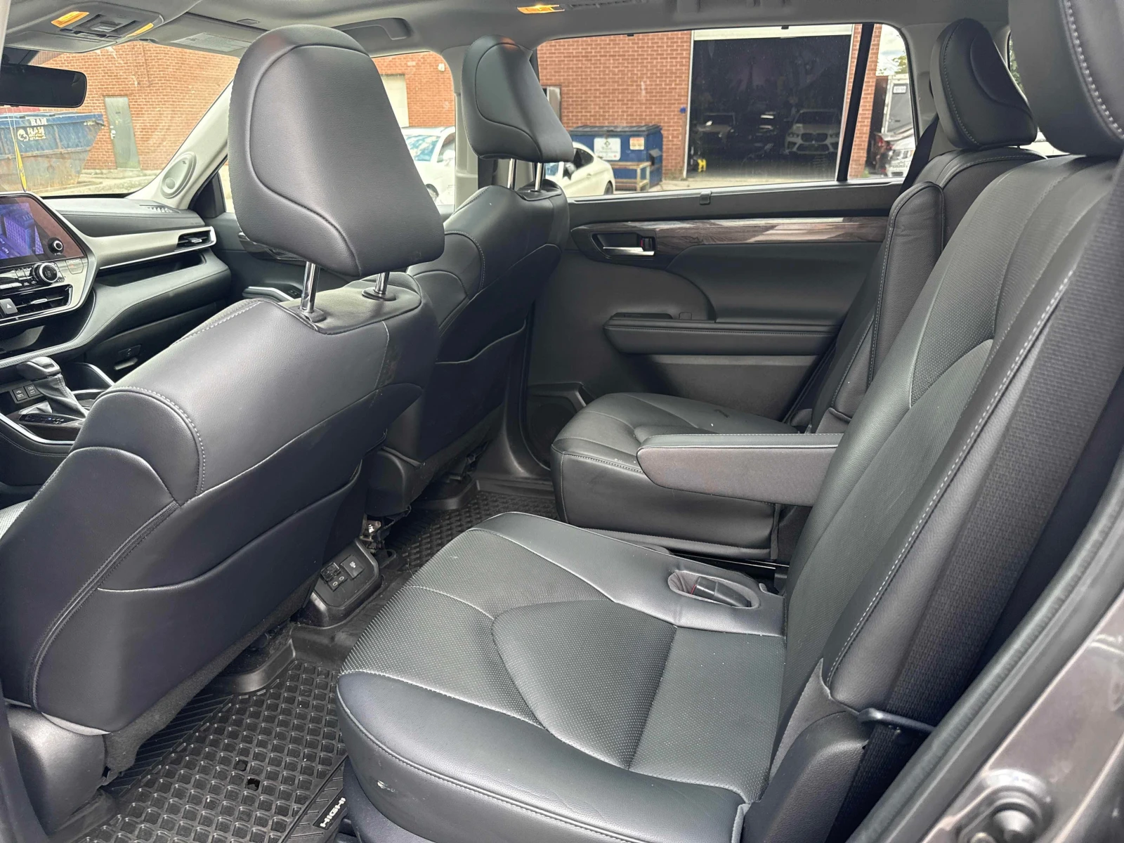 Toyota Highlander * Limited AWD * АВТОКРЕДИТ БЕЗ ПЪРВОНАЧАЛНА ВНОСКА, снимка 13 - Автомобили и джипове - 55976518