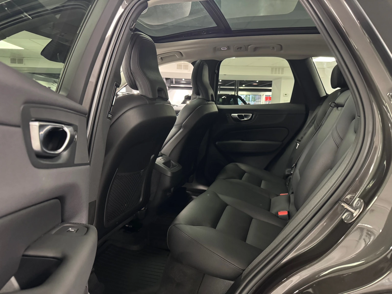 Volvo XC60 B6 | 360 CAM* HARMON/KARDON* �������*  | Mobile.bg � ����������� 13