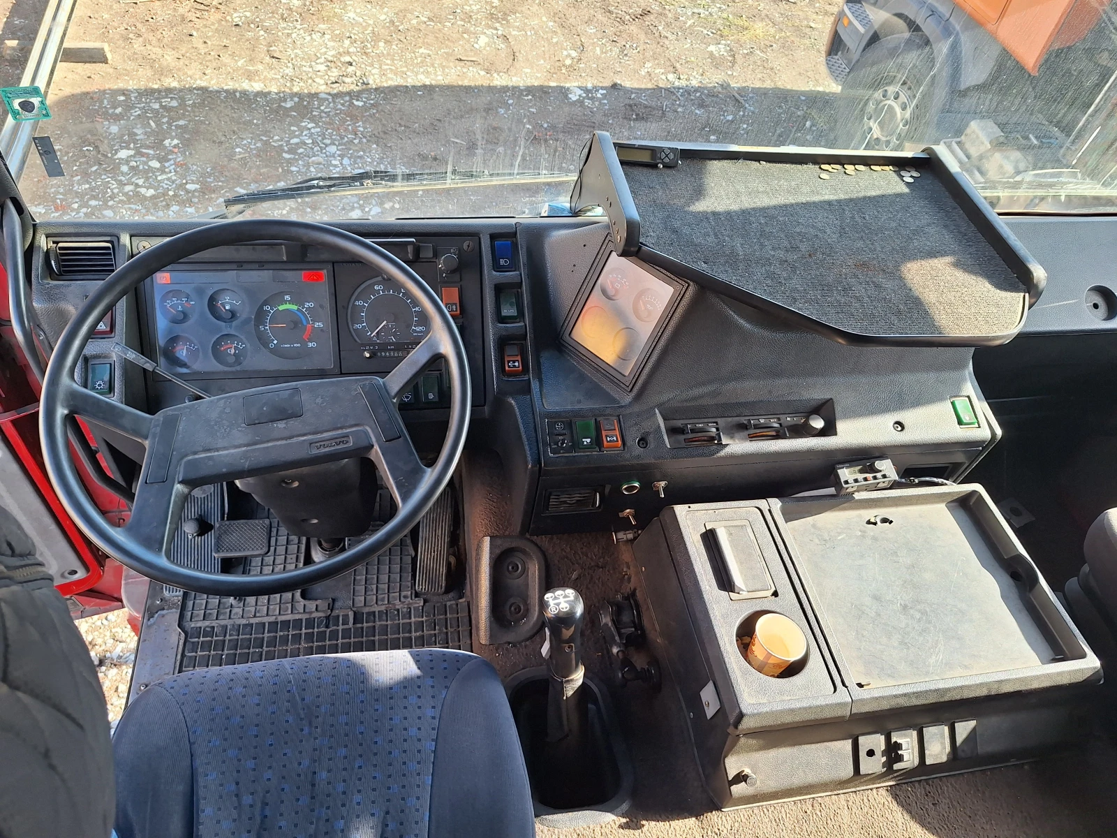 Volvo F12, снимка 5 - Камиони - 56485833