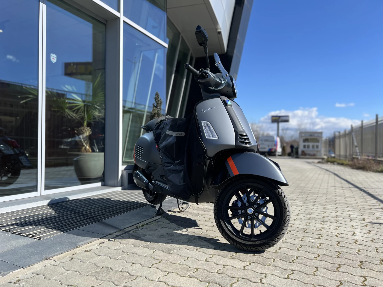 Vespa GTS 300 Super Sport - изображение 3