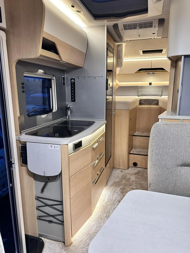 Кемпер HYMER / ERIBA B580,10 хил.км, 2021г.,АВТОМАТ,ВС.ЕКСТРИ, КАТО НОВ, снимка 11 - Каравани и кемпери - 41948543