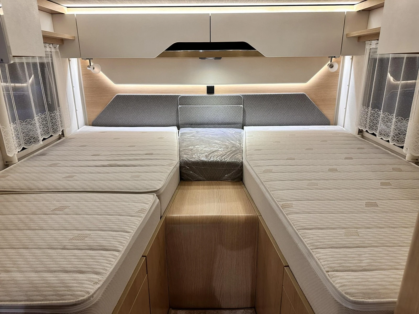  HYMER / ERIBA B580, 10 ., 2021., , .,   | Mobile.bg   13