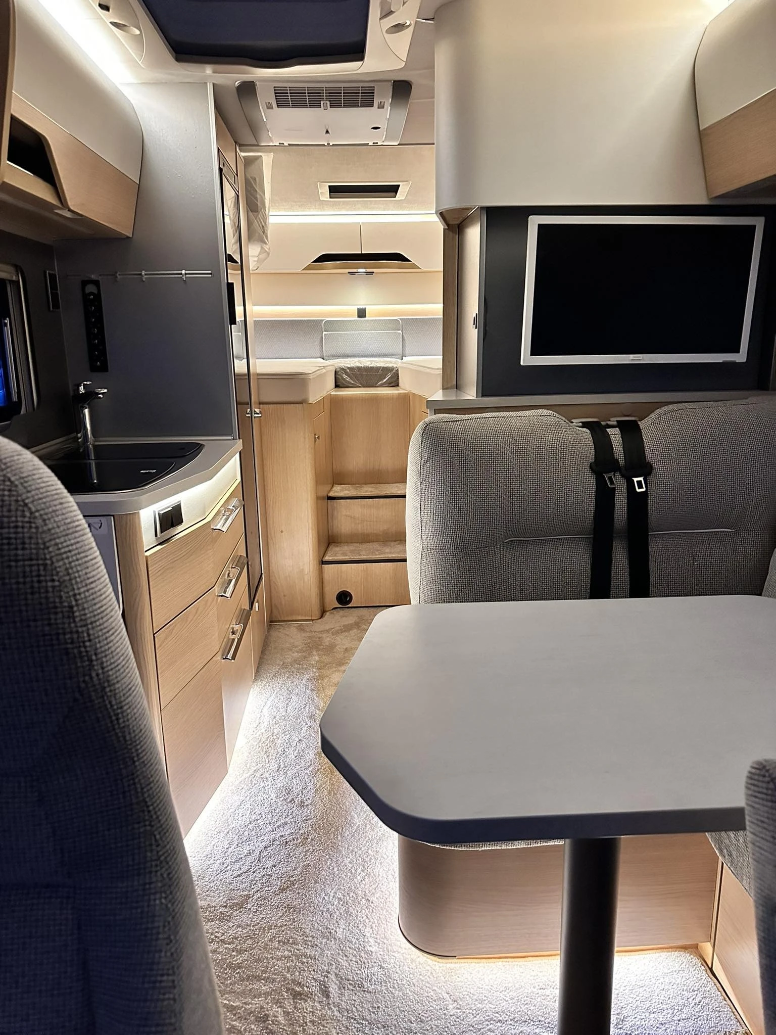  HYMER / ERIBA B580, 10 ., 2021., , .,   | Mobile.bg   15