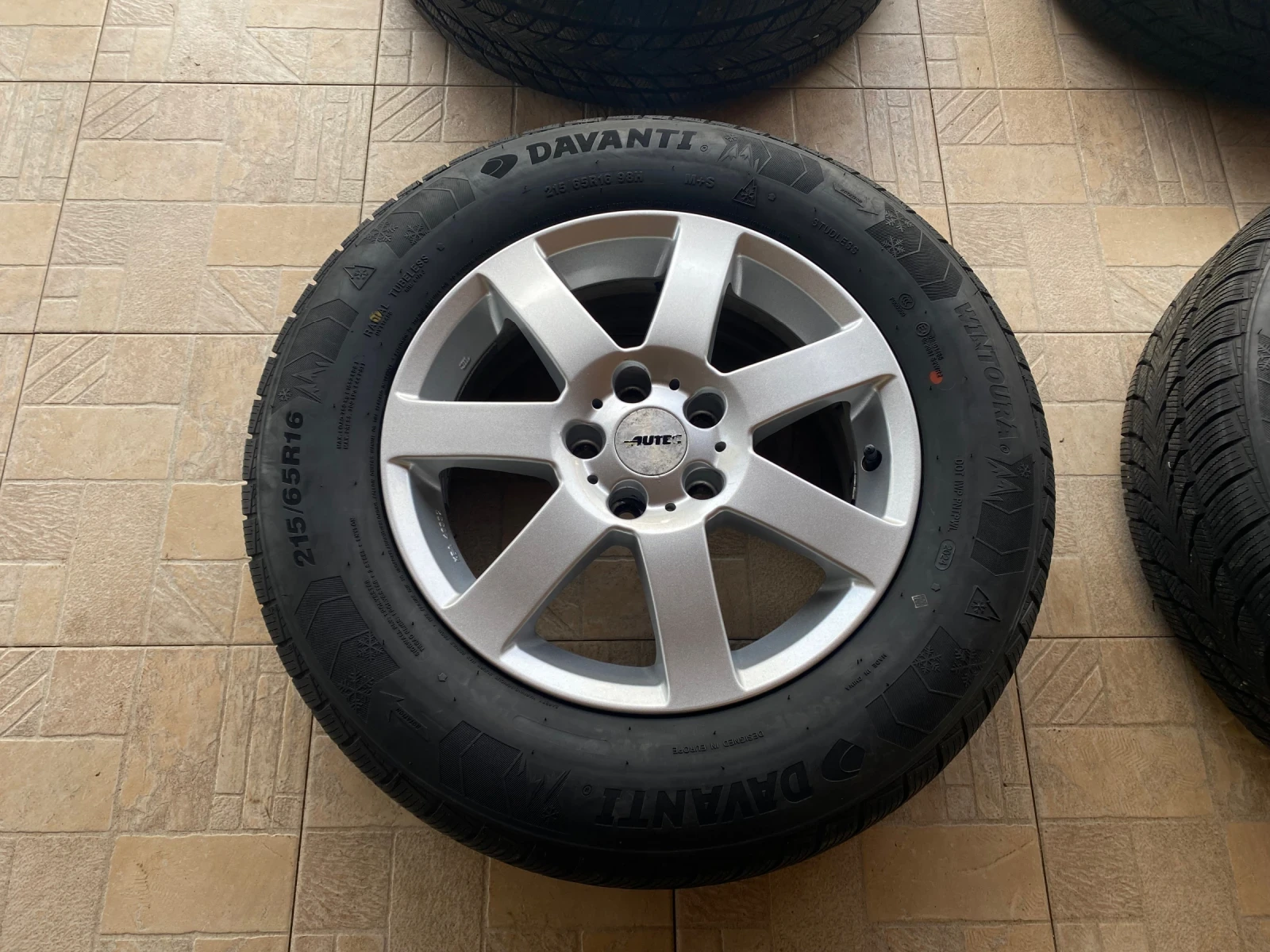 ���� � ������ 215/65R16 �� VW Tiguan | Mobile.bg � ����������� 4