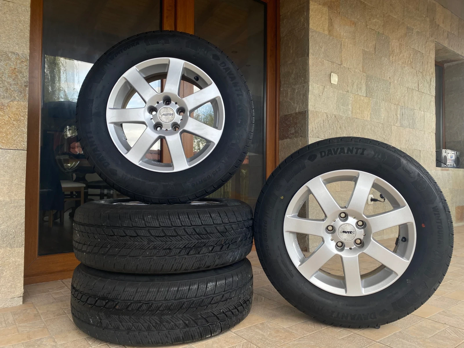 ���� � ������ 215/65R16 �� VW Tiguan | Mobile.bg � ����������� 1