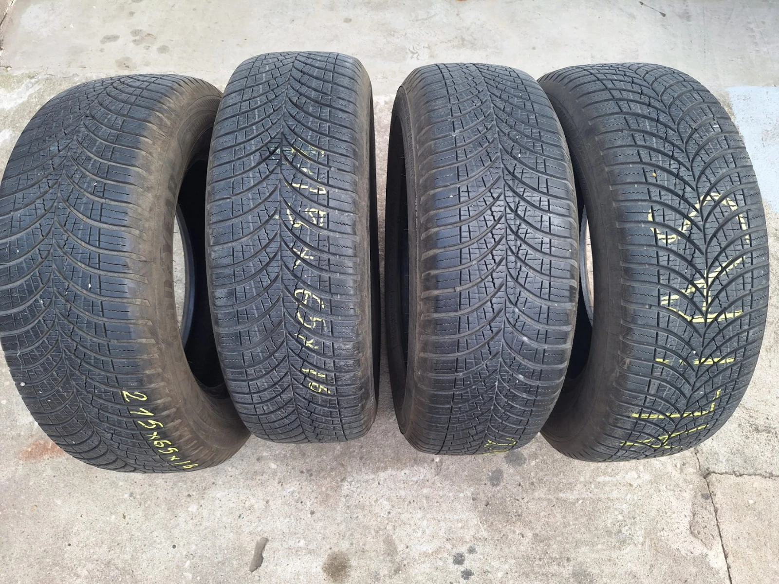 Гуми Всесезонни 215/65R16, снимка 2 - Гуми и джанти - 55455424