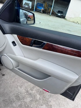 Mercedes-Benz C 220 2.2, снимка 9