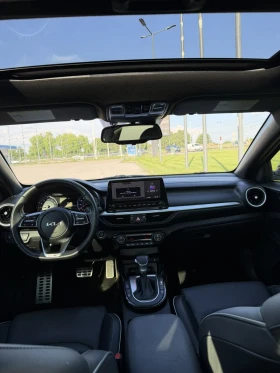 Kia Forte GT Line, снимка 10