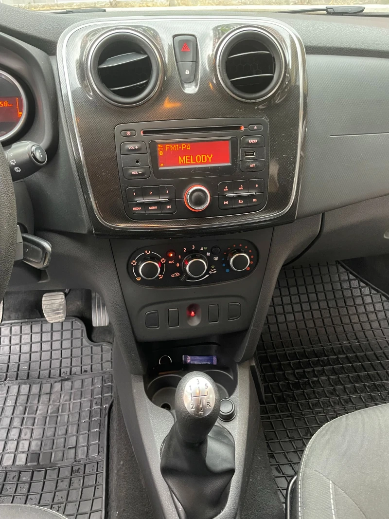 Dacia Sandero 1.5 dCi 75 n1, снимка 10 - Автомобили и джипове - 47286188