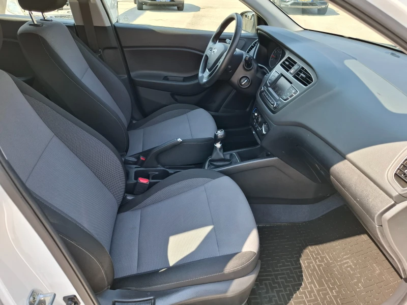 Hyundai I20 1.25i euro 6D 70 хил км !!!, снимка 11 - Автомобили и джипове - 47139467