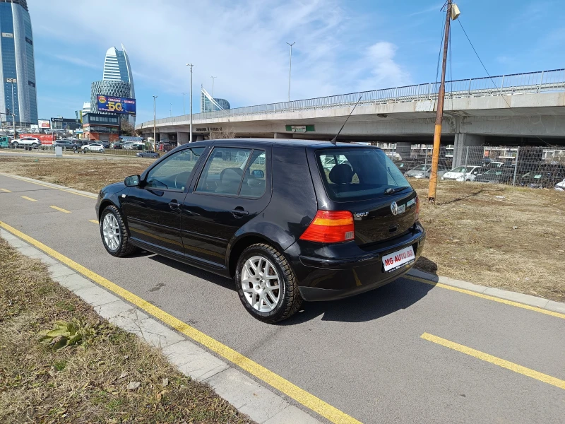 VW Golf 1.6i, снимка 5 - Автомобили и джипове - 49421212